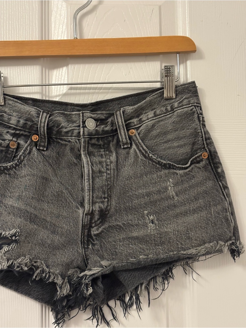 Levi’s black 501 low rise jean shorts
